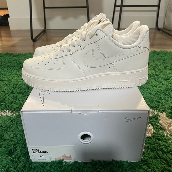 Nike Air Force 1 (Nike By You) in cream colorway - Picture 4 of 8